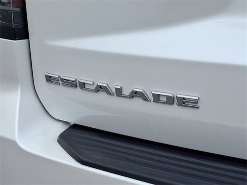 Used 2024 Cadillac Escalade ESV Premium Luxury w/ Performance Package image 35