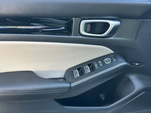 Used 2024 Honda Civic Touring image 11