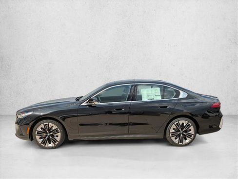 Certified 2026 BMW 530i xDrive image 5