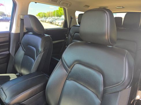 Certified 2024 Nissan Pathfinder SL FWD image 9