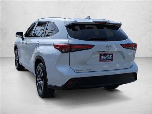 Used 2022 Toyota Highlander XLE FWD image 7