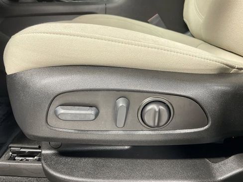 Used 2023 Chevrolet Traverse LT w/ Rear Camera Mirror Package AWD/4WD image 12