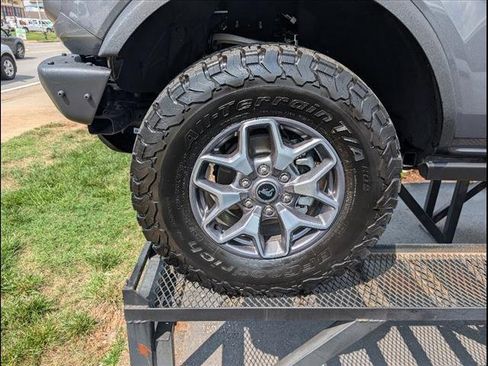 Used 2024 Ford Bronco Badlands image 4