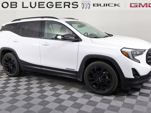 Certified 2021 GMC Terrain SLT w/ Elevation Edition FWD image 2