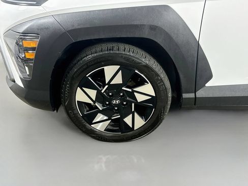 Used 2025 Hyundai Kona SEL FWD image 8