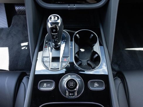 Certified 2024 Bentley Bentayga Extended Wheelbase image 27