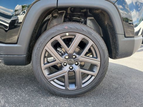 New 2026 Jeep Compass Limited image 9