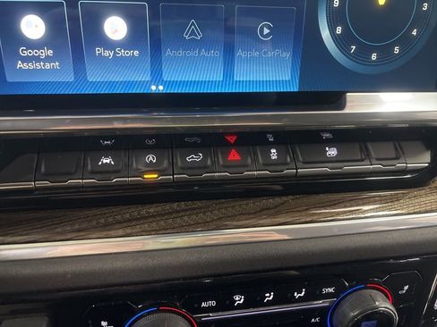 Used 2022 Chevrolet Silverado 1500 LT AWD/4WD image 22