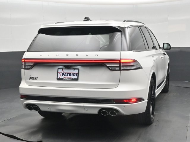 Used 2025 Lincoln Aviator Reserve w/ Equipment Group 201A AWD/4WD image 2