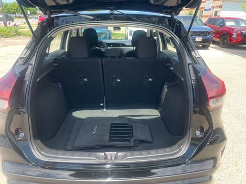 Used 2022 Nissan Kicks S FWD image 11