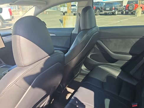 Used 2023 Tesla Model 3 Standard Range image 11