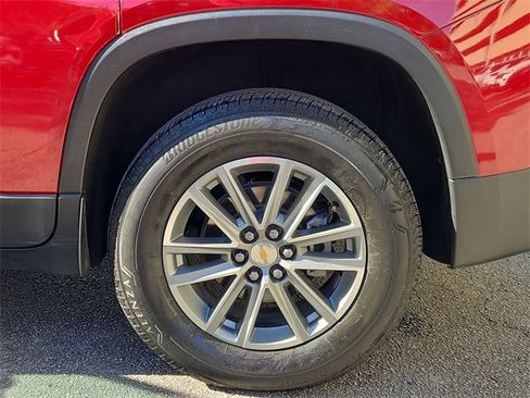Used 2023 Chevrolet Traverse LT image 31