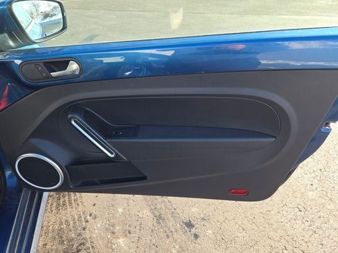 Used 2018 Volkswagen Beetle 2.0T SE image 4