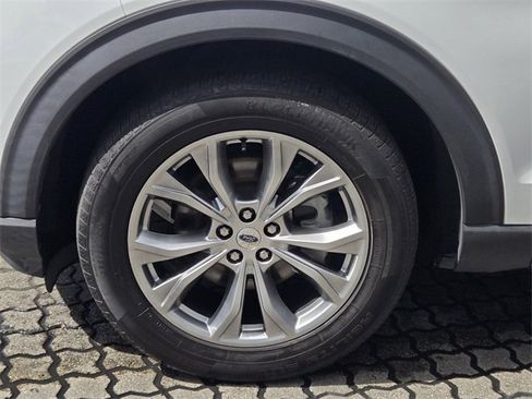 Used 2020 Ford Explorer XLT w/ Equipment Group 202A image 11