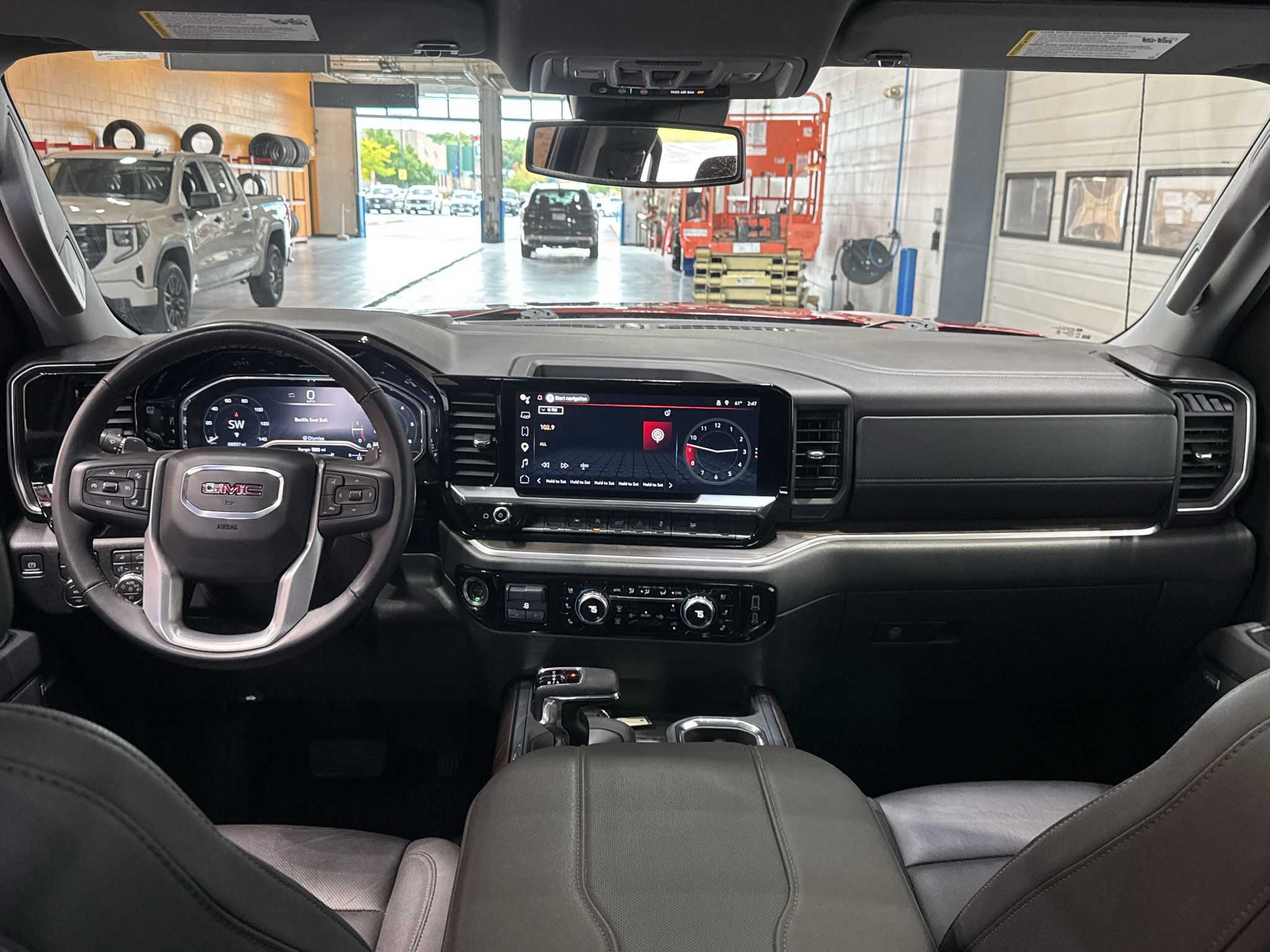 Used 2025 GMC Sierra 1500 SLT w/ SLT Premium Package AWD/4WD image 15