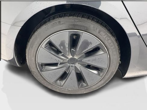 Used 2025 Tesla Model 3 Long Range RWD image 14