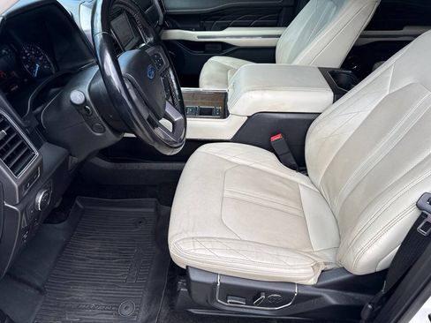 Used 2018 Ford Expedition Platinum RWD image 11