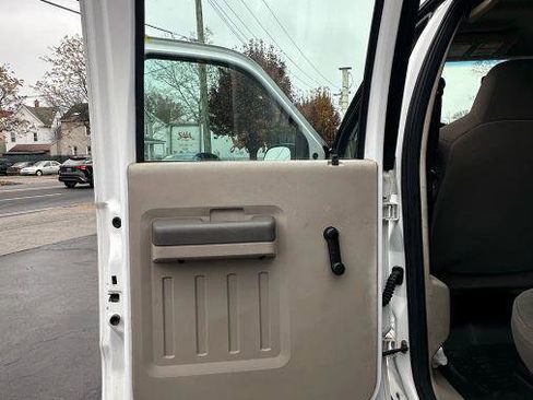 Used 2009 Ford F250 XL image 25