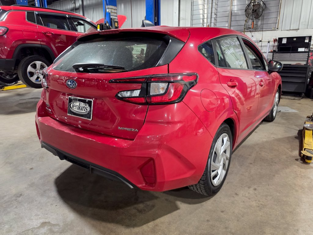 Used 2024 Subaru Impreza 2.0i AWD/4WD image 2