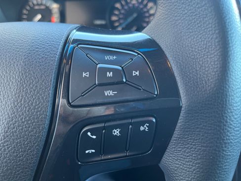 Used 2018 Ford Explorer XLT image 15