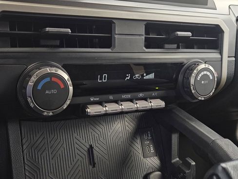 Used 2024 Toyota Tacoma TRD Off-Road AWD/4WD image 25