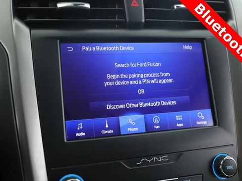 Used 2020 Ford Fusion SE image 4