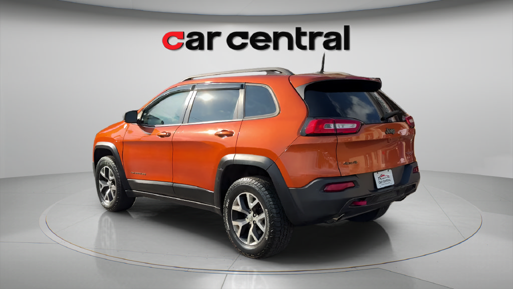 Used 2015 Jeep Cherokee Trailhawk w/ Comfort/Convenience Group AWD/4WD image 3
