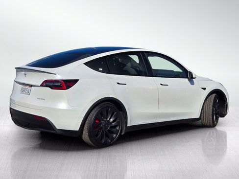 Used 2022 Tesla Model Y Performance AWD/4WD image 4