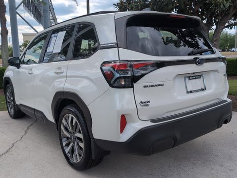 Used 2025 Subaru Forester Touring AWD/4WD image 8