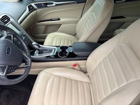 Used 2015 Ford Fusion SE w/ Equipment Group 202A FWD image 11