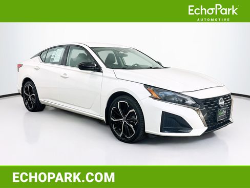 Used 2024 Nissan Altima 2.5 SR AWD/4WD image 1