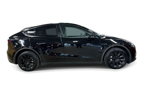 Certified 2023 Tesla Model Y Long Range AWD/4WD image 7