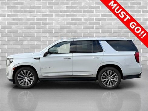 Used 2022 GMC Yukon Denali w/ Advanced Technology Package image 4