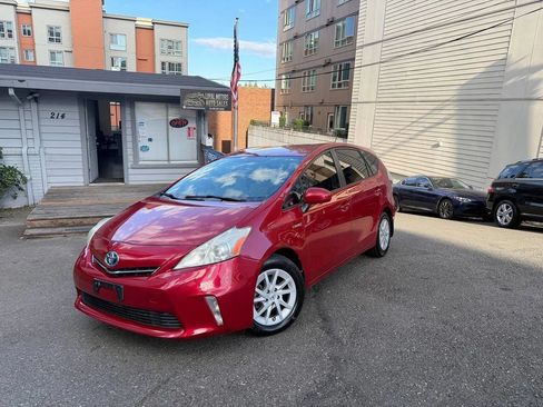 Used 2012 Toyota Prius V Two FWD image 3