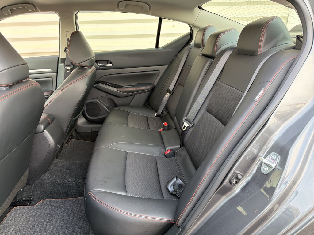 Used 2025 Nissan Altima 2.5 SR AWD/4WD image 12