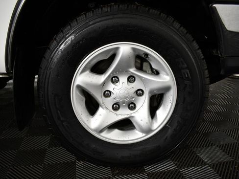 Used 2000 Toyota Tundra SR5 image 40