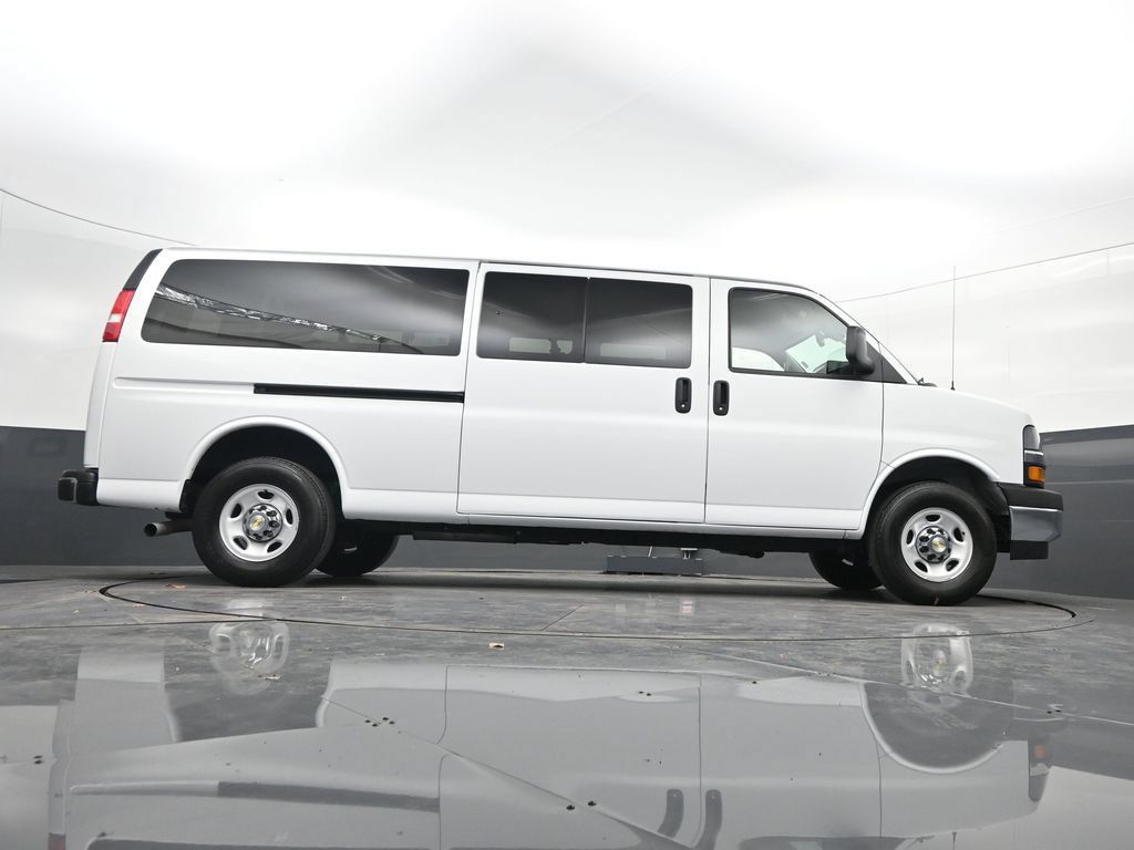Certified 2024 Chevrolet Express 3500 LT w/ LT Preferred Equipment Group RWD image 34
