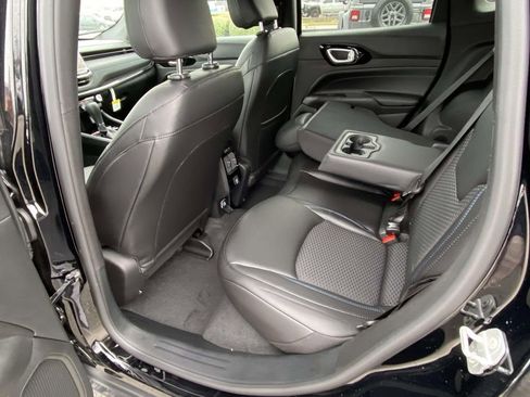 New 2026 Jeep Compass Latitude image 8