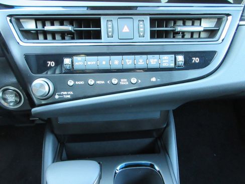 New 2025 Lexus ES 350 image 40