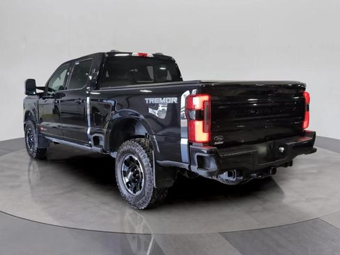 Used 2025 Ford F250 Platinum w/ Tremor Off-Road Package AWD/4WD image 9