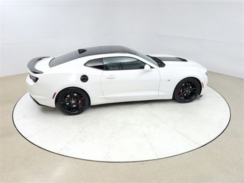 Used 2019 Chevrolet Camaro SS image 19