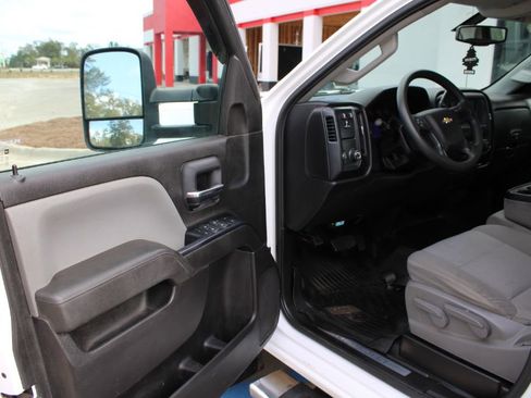 Used 2017 Chevrolet Silverado 2500 W/T image 8