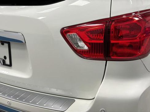 Used 2020 Nissan Pathfinder S FWD image 31