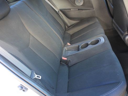 Used 2017 Hyundai Veloster image 15