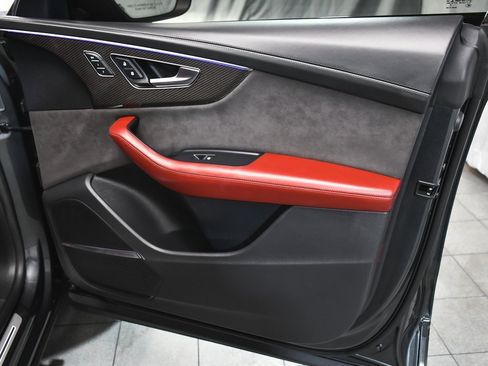 Used 2022 Audi SQ8 Premium Plus w/ Executive Package image 25