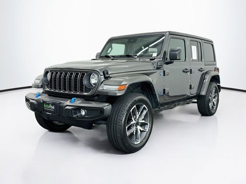 Used 2024 Jeep Wrangler Unlimited w/ Dual Top Group AWD/4WD image 3