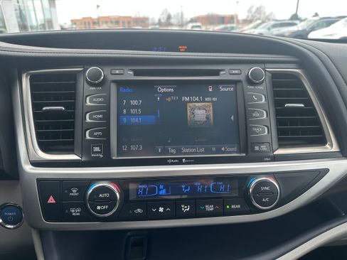 Used 2015 Toyota Highlander Limited image 18