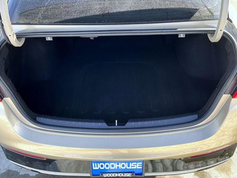 Used 2022 Kia K5 LXS image 9