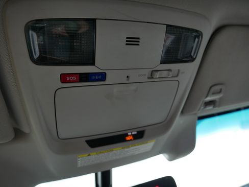 Used 2019 Subaru Outback 2.5i Premium image 31