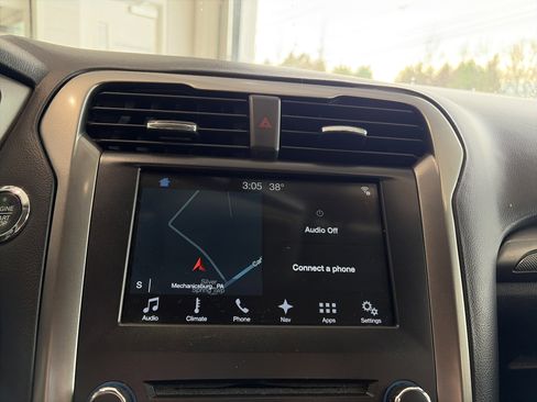 Used 2017 Ford Fusion SE image 38